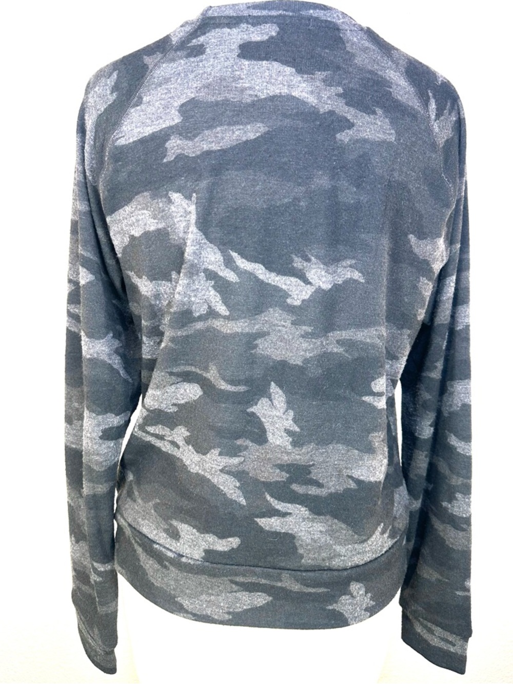 Beyond Yoga Camo Crewneck Sweatshirt Gray Size‎ Small Ultra Soft Lounge Cozy Top - Picture 5 of 13